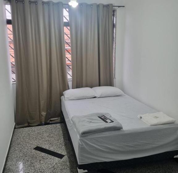 ホテル Hostel Anprado 5