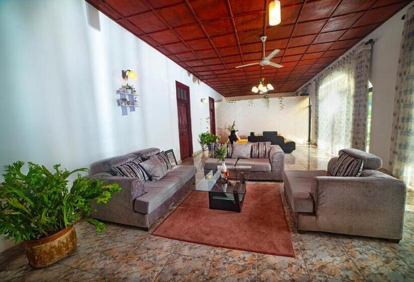 בית מלון כפרי King Ray By Tbs