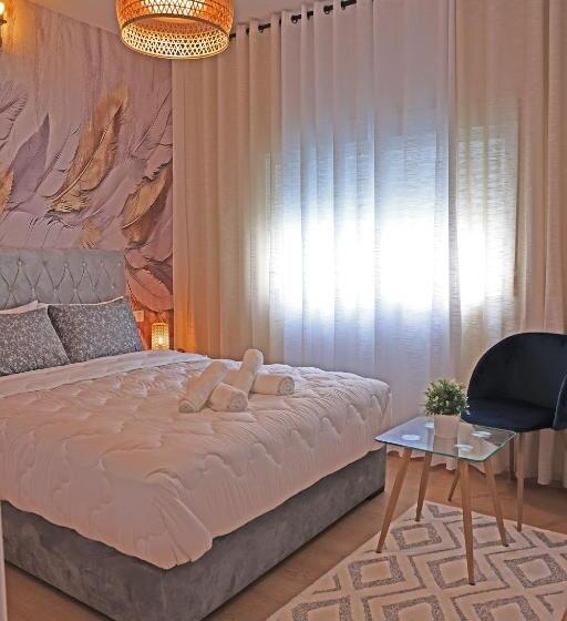 هتل La Casa Blanca