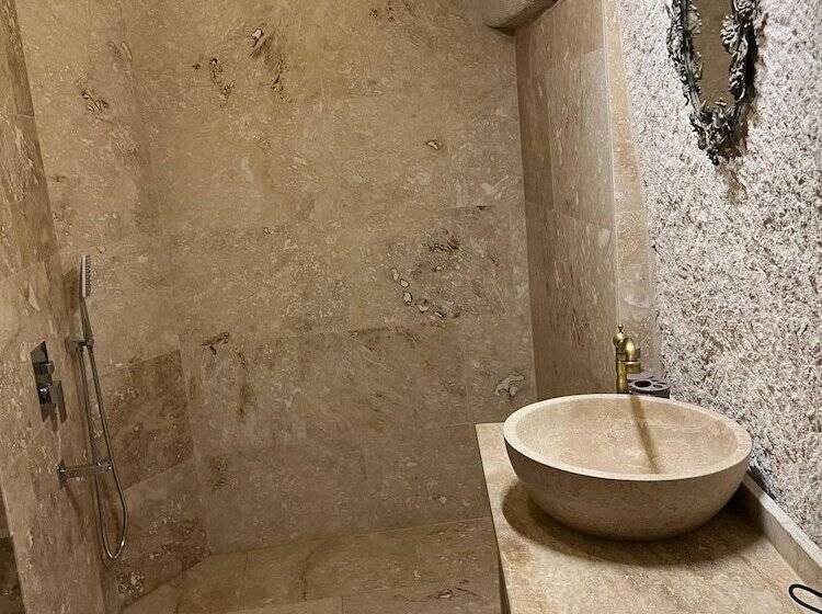 호텔 Library Cave House