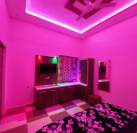 酒店 Noor Palace Restaurant And Room