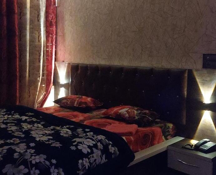 酒店 Noor Palace Restaurant And Room