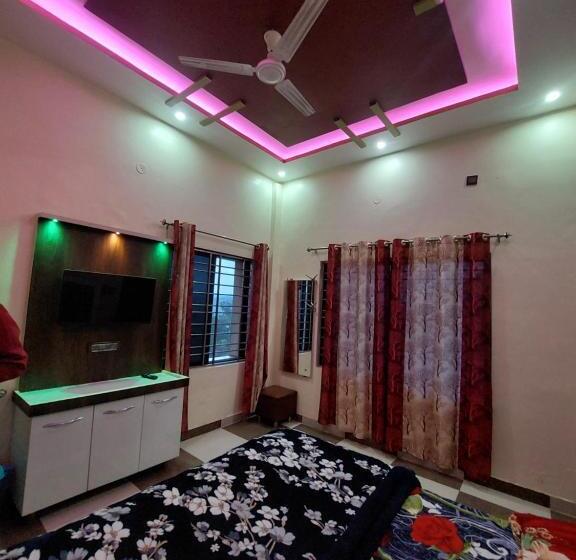 酒店 Noor Palace Restaurant And Room