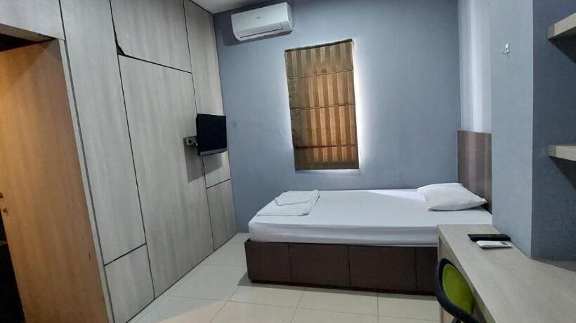 Отель Oyo 93808 Lincoln Dormitory