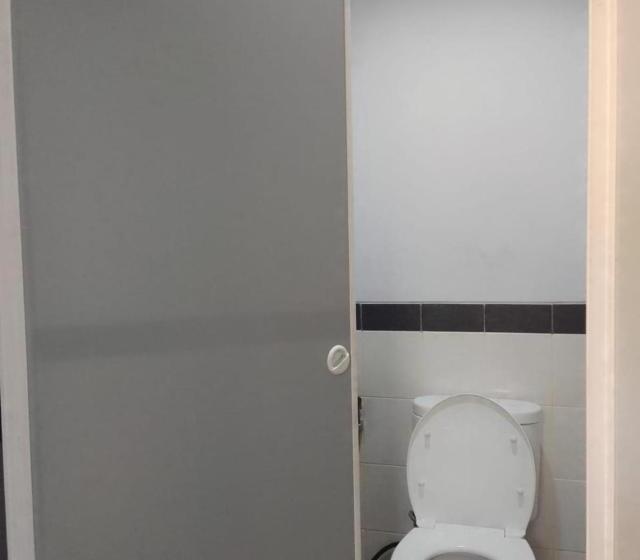 호텔 Oyo 94050 Happy Room