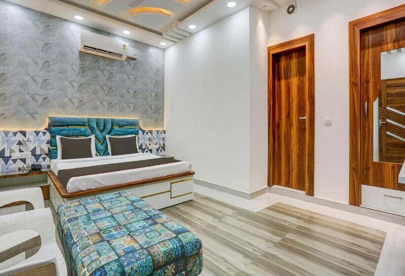 Отель Family Lodge