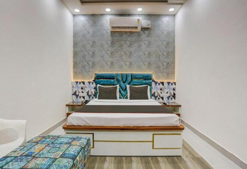 Отель Family Lodge