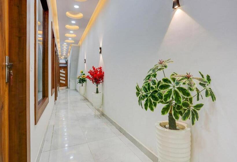 Отель Family Lodge