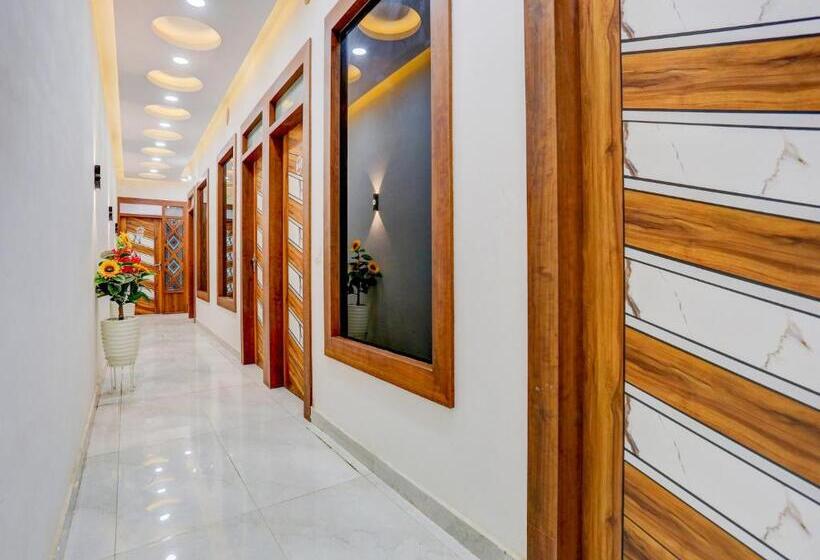 Отель Family Lodge