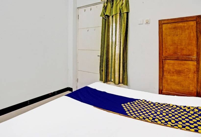 ホテル Spot On 93943 Sakinah Homestay Bromo Syariah