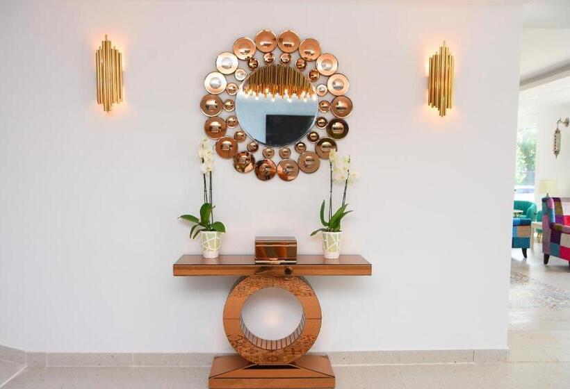 호텔 Spring Holiday Resort