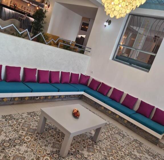 호텔 Spring Holiday Resort