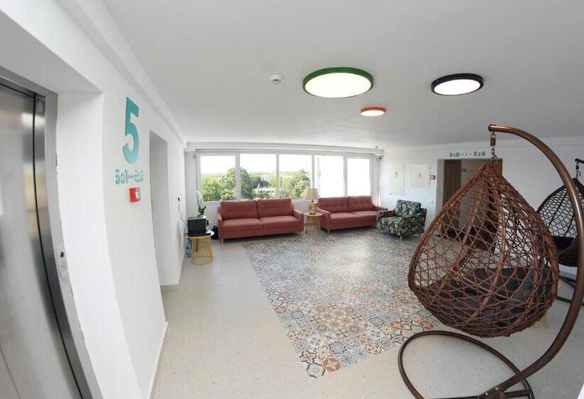 호텔 Spring Holiday Resort