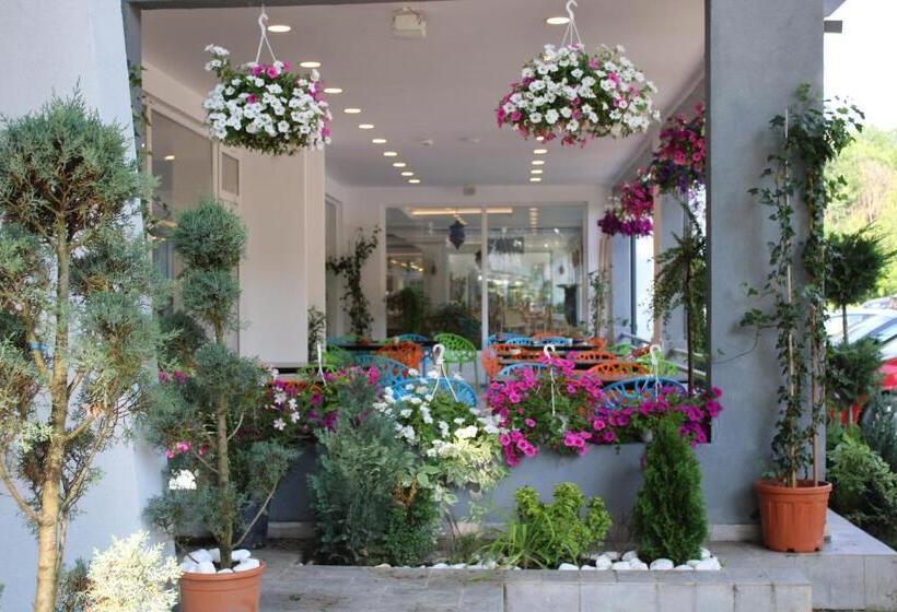 호텔 Spring Holiday Resort