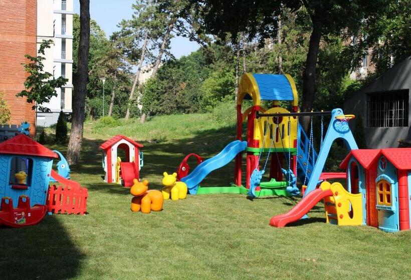 호텔 Spring Holiday Resort