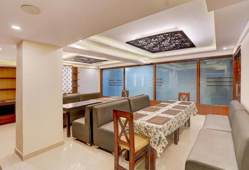 Townhouse Oak Clock Tower Formerly Hotel Ambassador