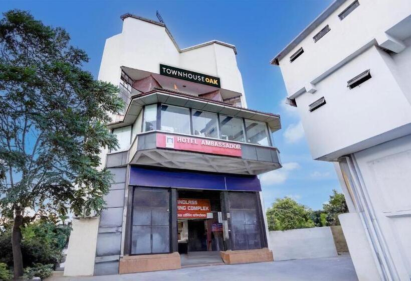 Townhouse Oak Clock Tower Formerly Hotel Ambassador