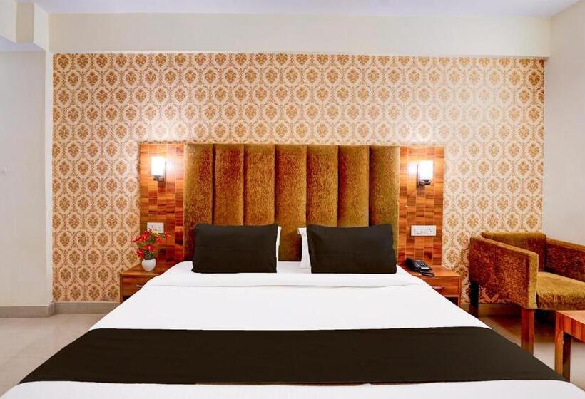 Townhouse Oak Clock Tower Formerly Hotel Ambassador