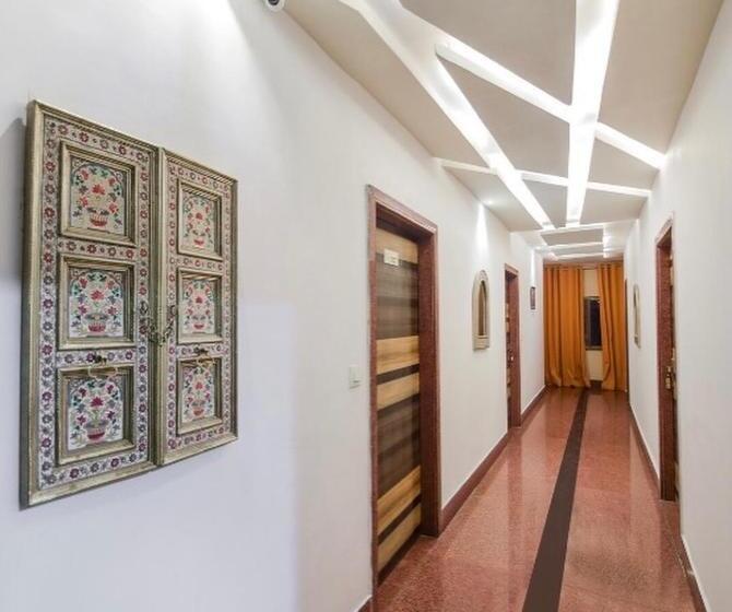 호텔 Tak International