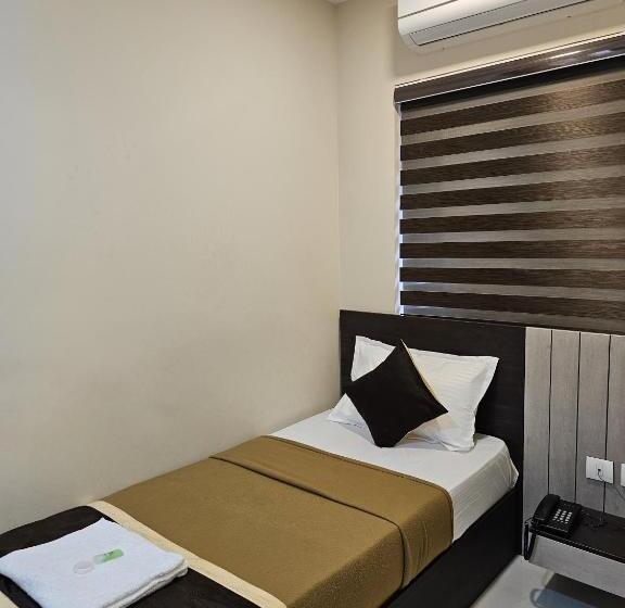 Отель Thaal Residency Cheruvathur Hala Groups