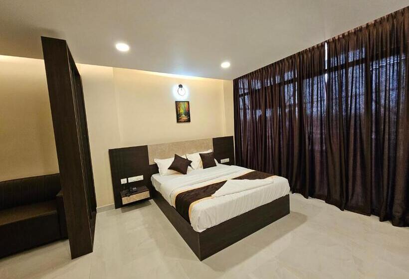 Отель Thaal Residency Cheruvathur Hala Groups