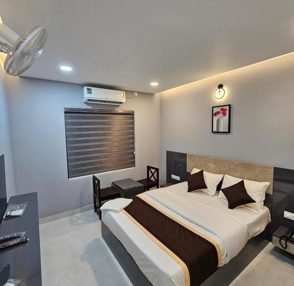 Отель Thaal Residency Cheruvathur Hala Groups