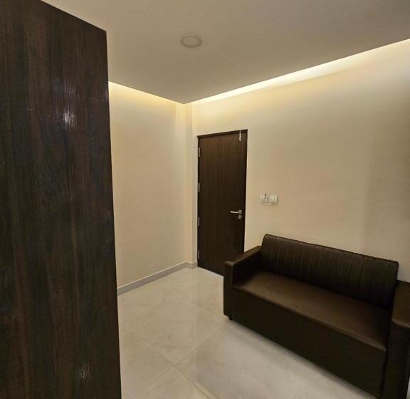 Отель Thaal Residency Cheruvathur Hala Groups