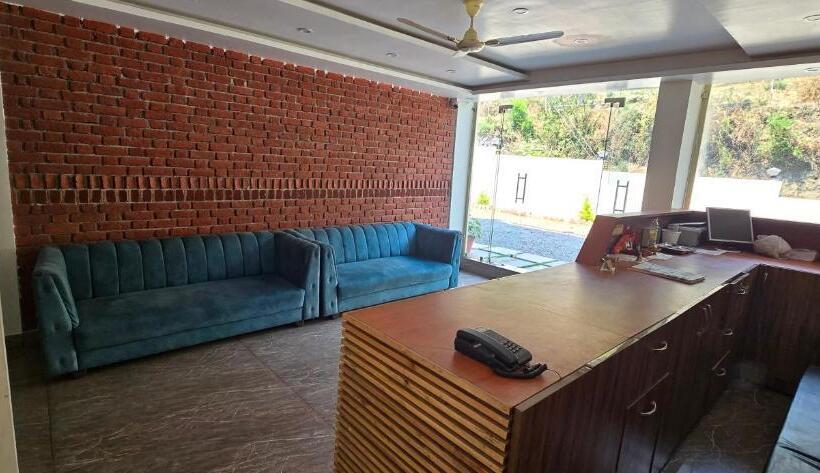 בית מלון כפרי The Sanctuary