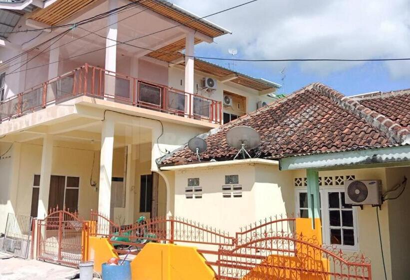 فندق Wisma Pinggir Redpartner