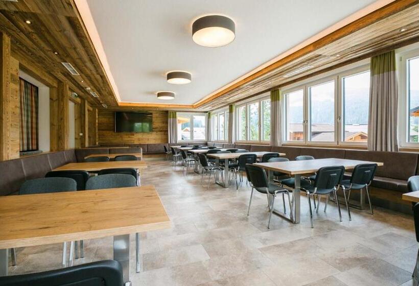 Jugendhotel Markushof   Youth Hostel