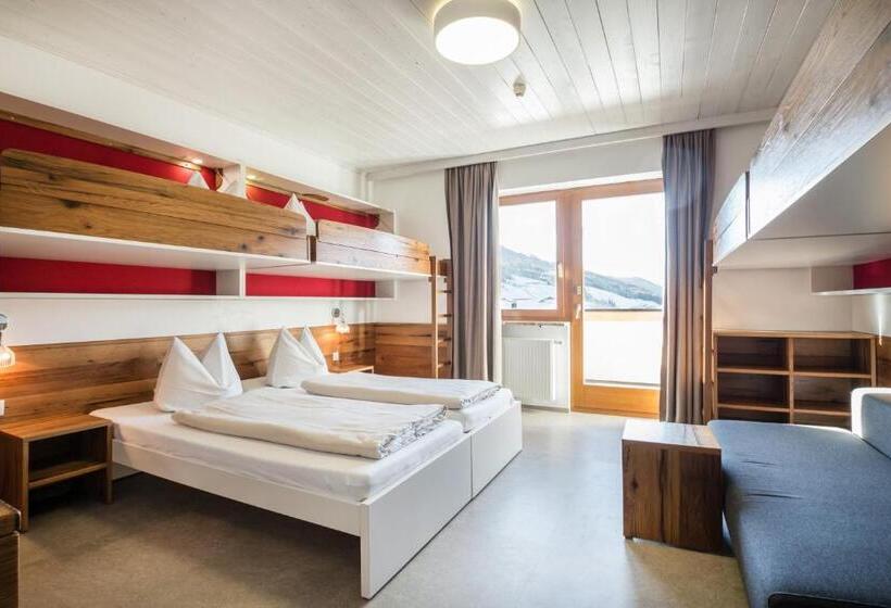 Jugendhotel Markushof   Youth Hostel