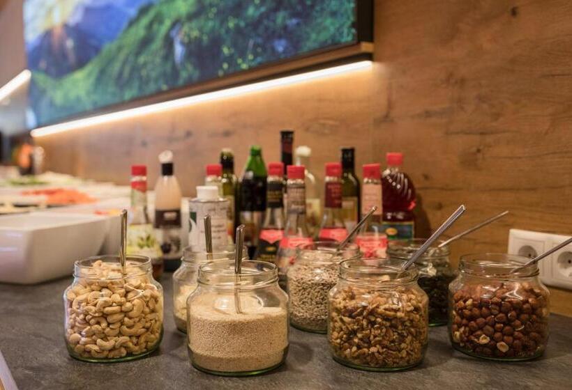 Jugendhotel Markushof   Youth Hostel