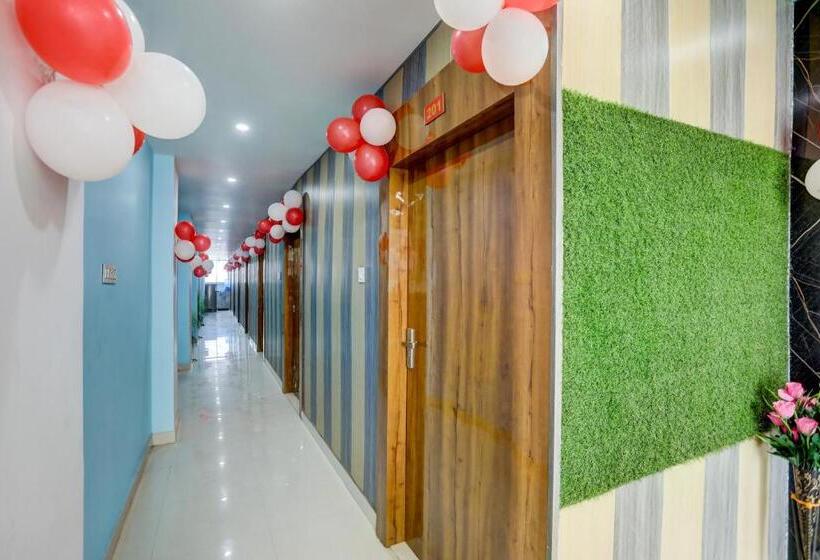 Oyo Hotel Crystal Inn