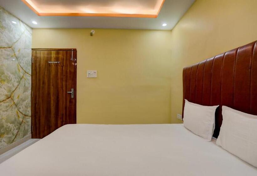 Oyo Hotel Crystal Inn