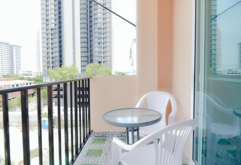 Patamnak Beach Guesthouse