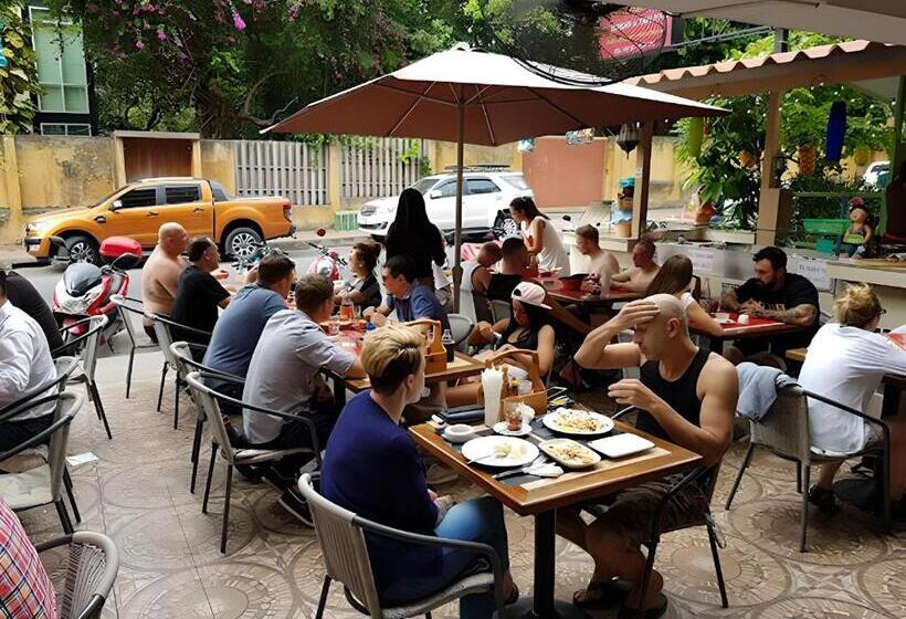 Patamnak Beach Guesthouse