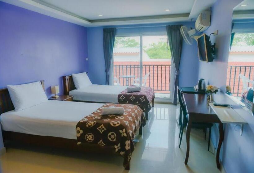 Patamnak Beach Guesthouse