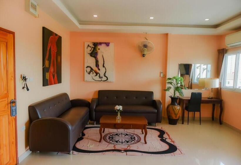 Patamnak Beach Guesthouse