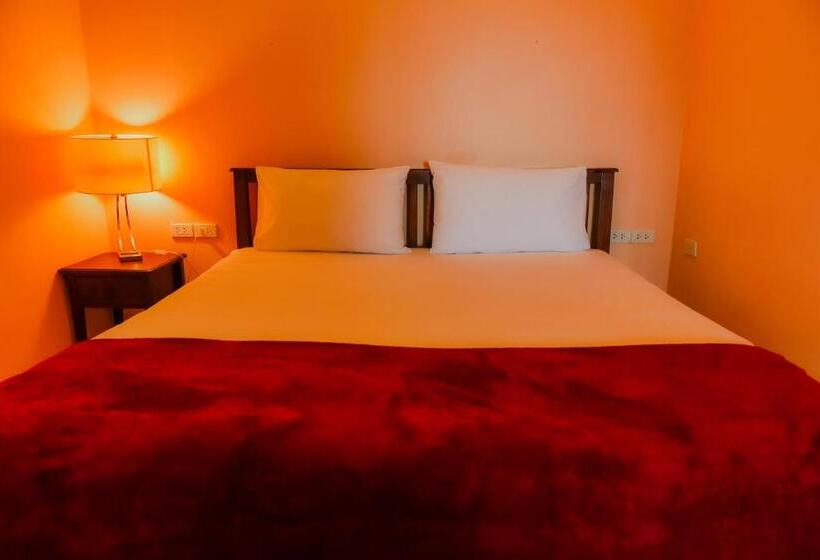 Patamnak Beach Guesthouse