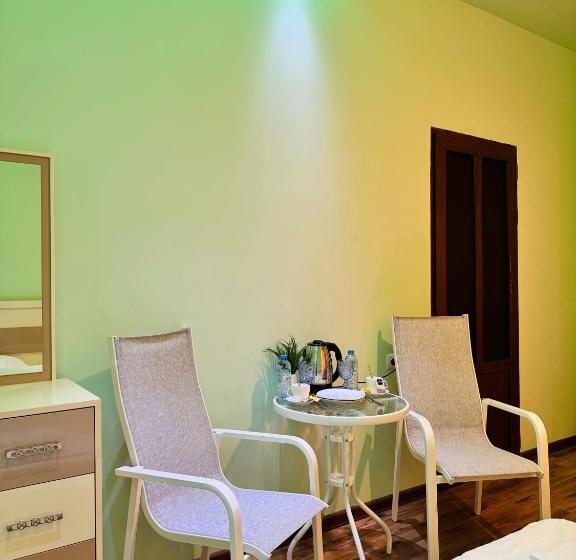 ペンション Garden Evn Airport