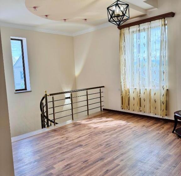 ペンション Garden Evn Airport