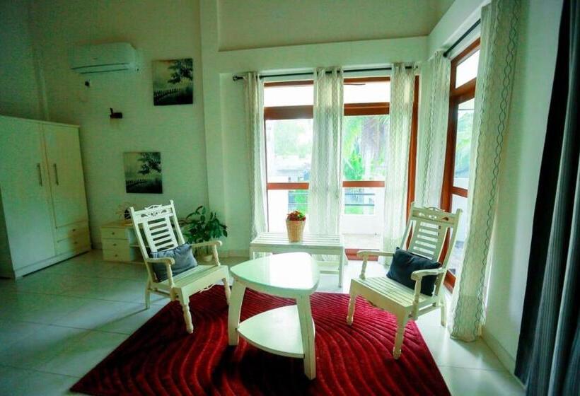 Пансион Villa Layoshi