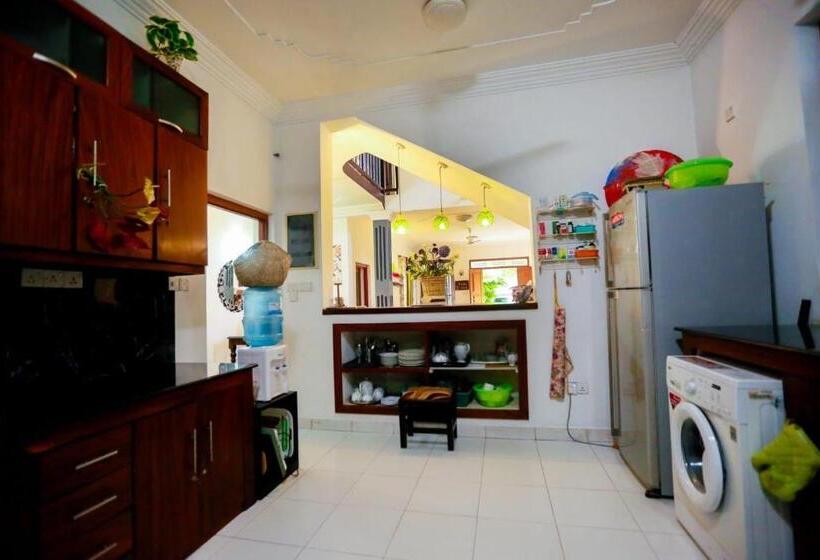 Пансион Villa Layoshi