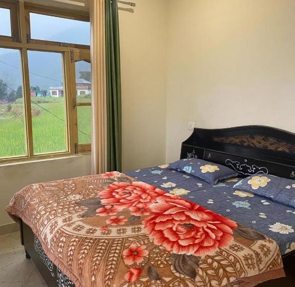 Пансион Yellow House