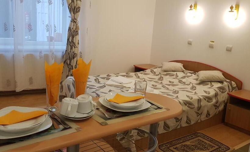 Pensiunea Rock And Red