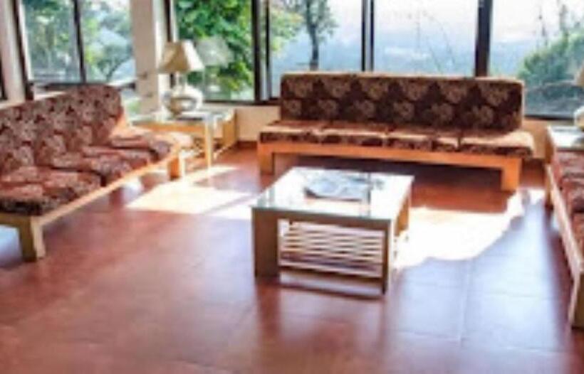 Porcupine Castle Resort Coorg, Pollibetta