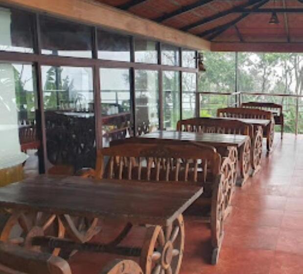 Porcupine Castle Resort Coorg, Pollibetta