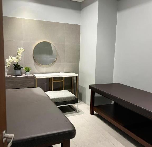 Seaview Near Picc Ccp Starcity Okada Airport Moa