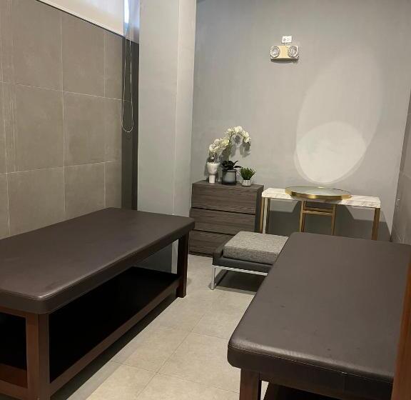 Seaview Near Picc Ccp Starcity Okada Airport Moa