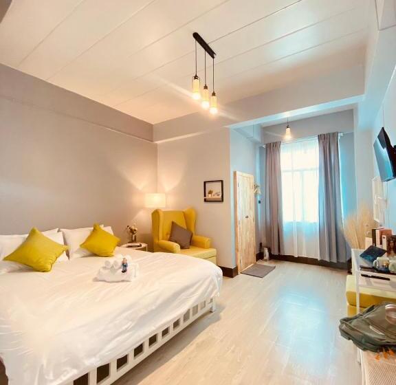 Triple J Hotel Trang
